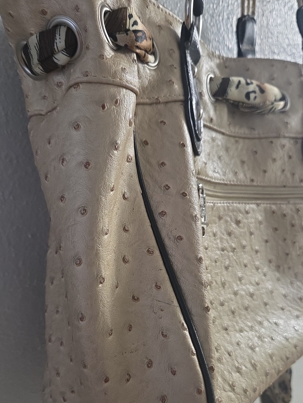 Womens Faux Ostrich Western Rhinestone Cheetah Cross Shoulder Bag Purse - Picture 15 of 17